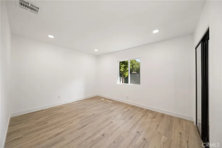 6714 Jellico, Lake Balboa, California 91406
