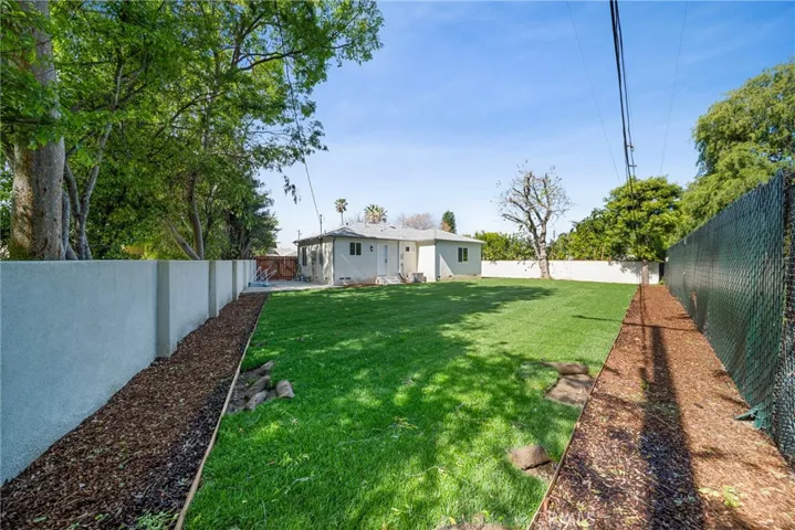 6714 Jellico, Lake Balboa, California 91406
