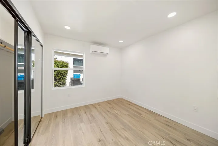 6714 Jellico, Lake Balboa, California 91406