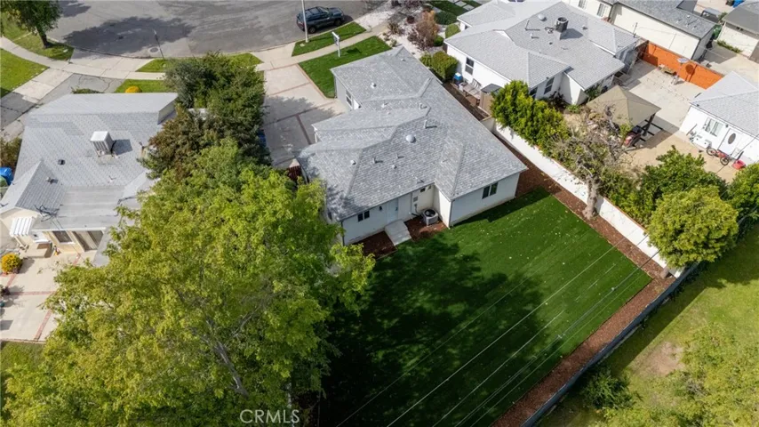 6714 Jellico, Lake Balboa, California 91406
