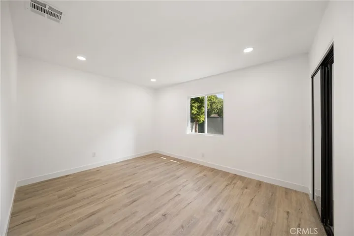 6714 Jellico, Lake Balboa, California 91406