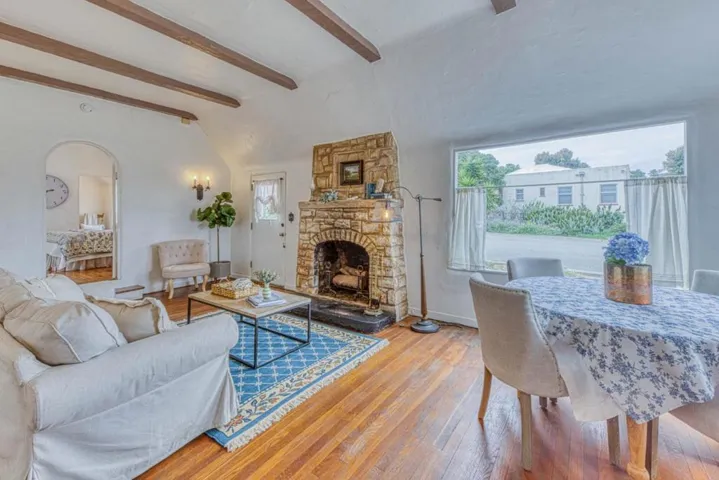 195 Cedar Street, Pacific Grove, California 93950
