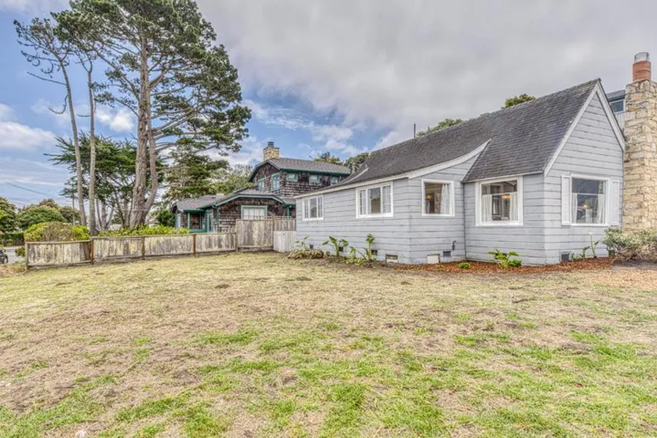 195 Cedar Street, Pacific Grove, California 93950