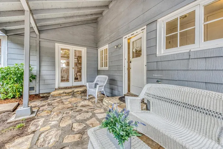 195 Cedar Street, Pacific Grove, California 93950