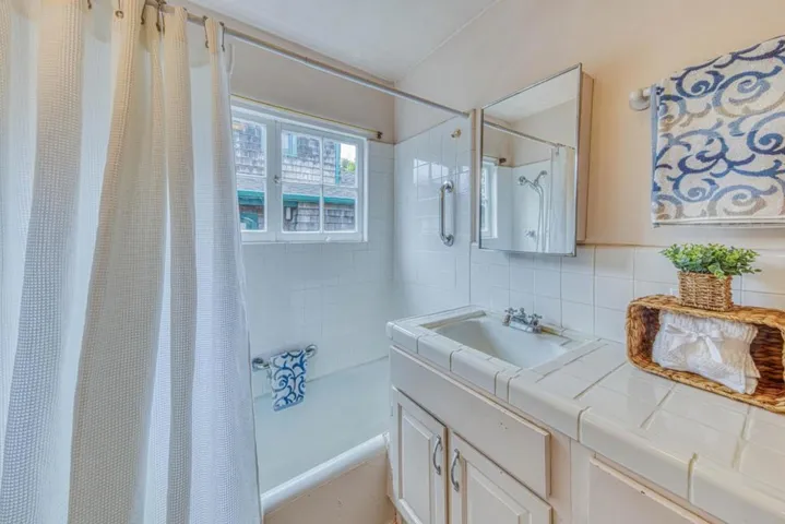 195 Cedar Street, Pacific Grove, California 93950