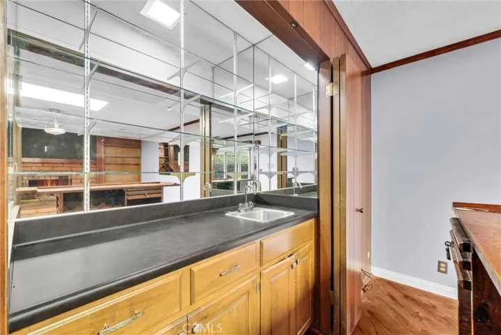 Wet bar in Family Room