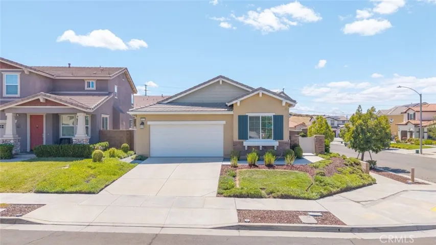 Enjoy this Impeccable E-efficient Home in an Excellent Murrieta Location (with Low monthly HOA) and at a Fantastic Price!!!