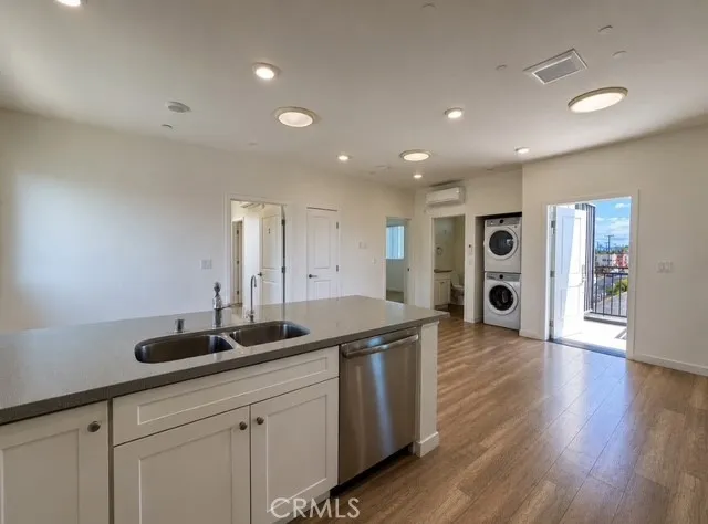 1127 S Kingsley 1/2, Los Angeles, California 90006