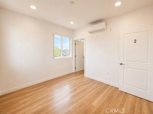 1127 S Kingsley 1/2, Los Angeles, California 90006