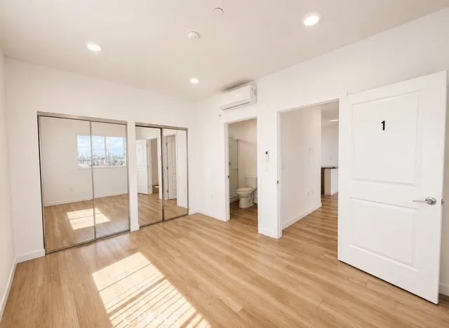 1127 S Kingsley 1/2, Los Angeles, California 90006