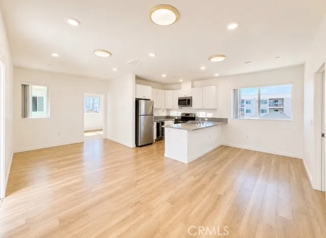 1127 S Kingsley 1/2, Los Angeles, California 90006