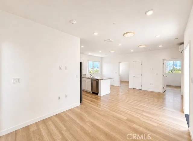 1127 S Kingsley 1/2, Los Angeles, California 90006