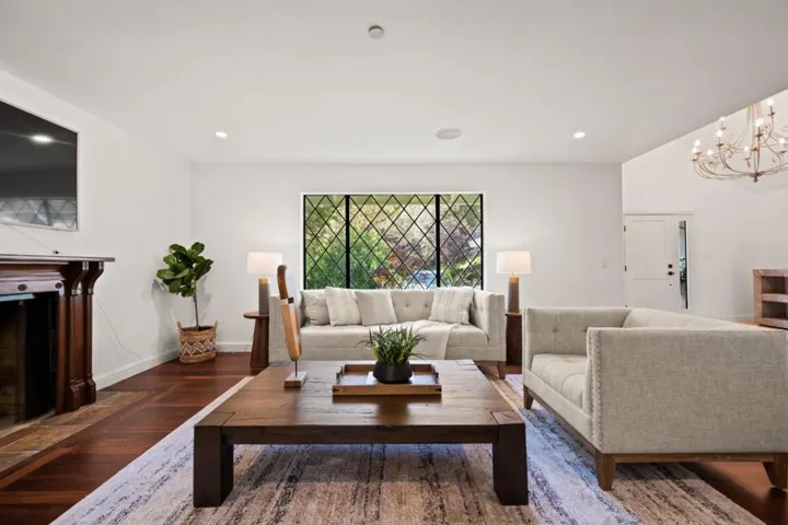 220 Robin Road, Hillsborough, California 94010