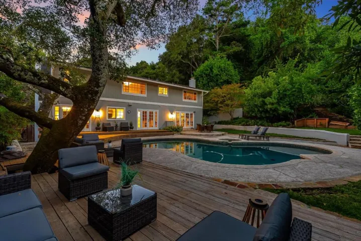 220 Robin Road, Hillsborough, California 94010