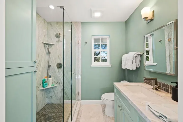 220 Robin Road, Hillsborough, California 94010