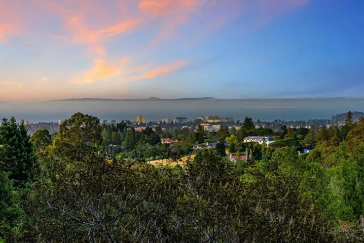 220 Robin Road, Hillsborough, California 94010