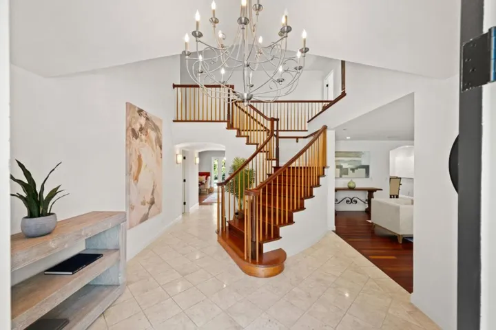 220 Robin Road, Hillsborough, California 94010