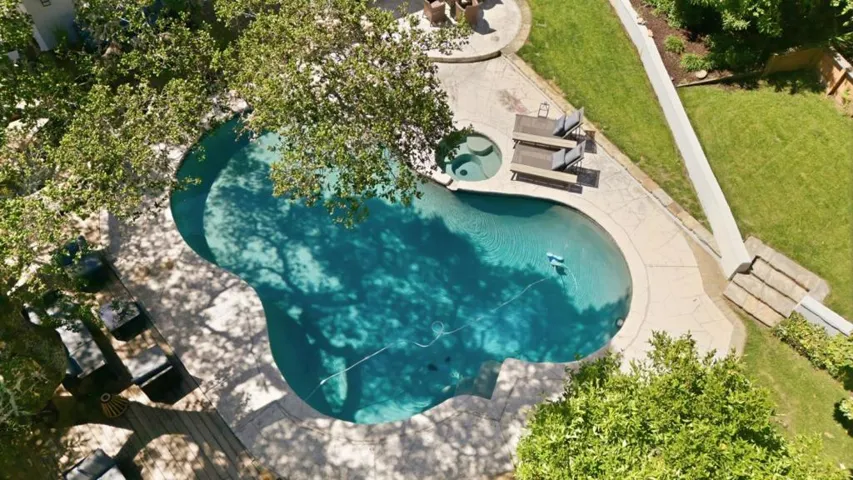 220 Robin Road, Hillsborough, California 94010