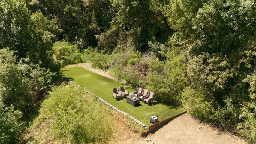 220 Robin Road, Hillsborough, California 94010