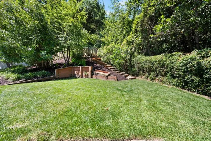 220 Robin Road, Hillsborough, California 94010
