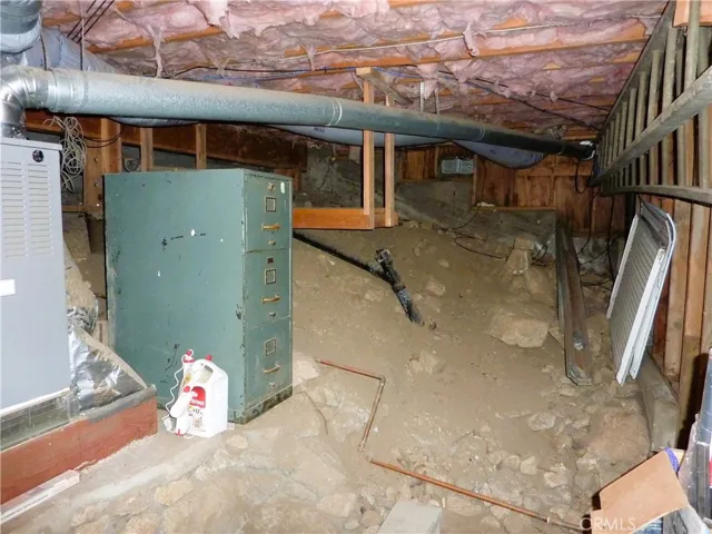 Lots of storage in the build up area.
