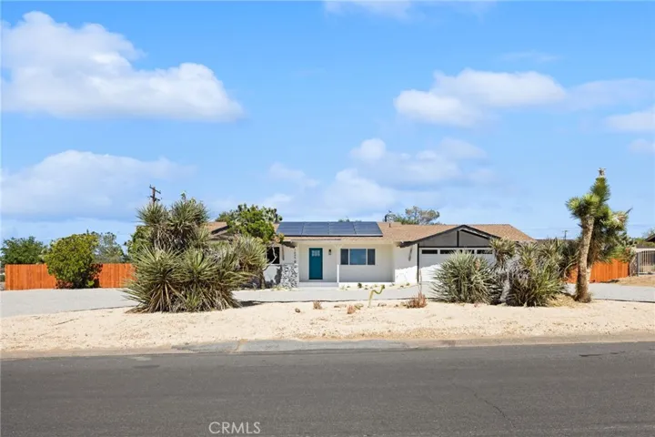 7645 Hilton Avenue, Yucca Valley, California 92284