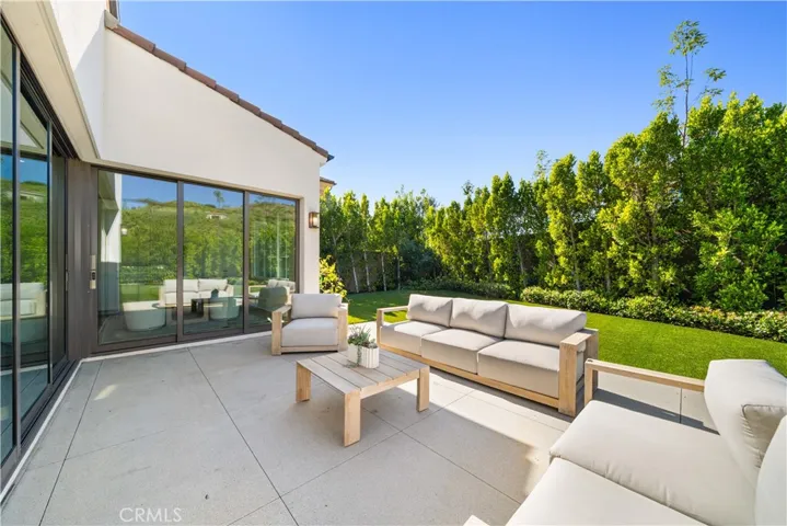 162 Winnett, Irvine, California 92602