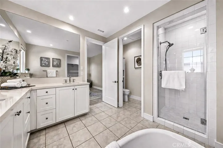 162 Winnett, Irvine, California 92602