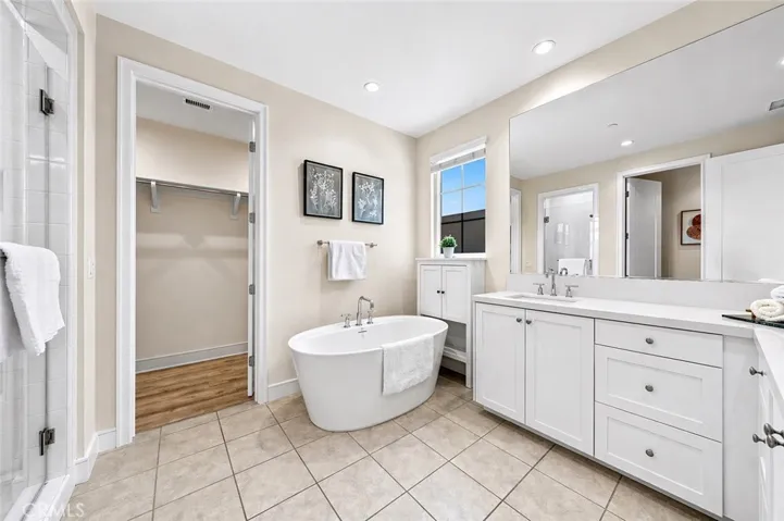 162 Winnett, Irvine, California 92602