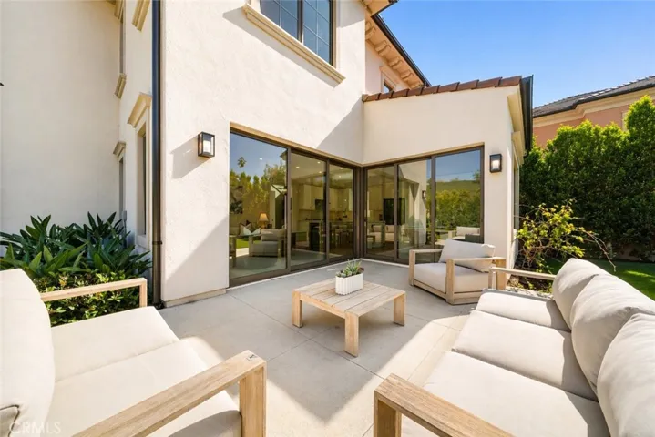 162 Winnett, Irvine, California 92602