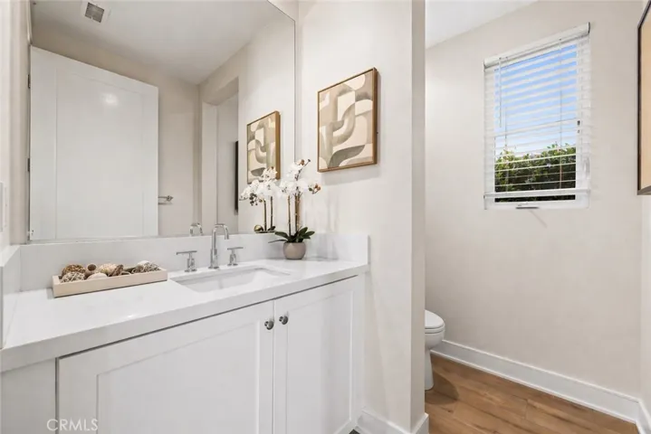 162 Winnett, Irvine, California 92602