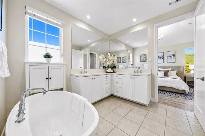 162 Winnett, Irvine, California 92602