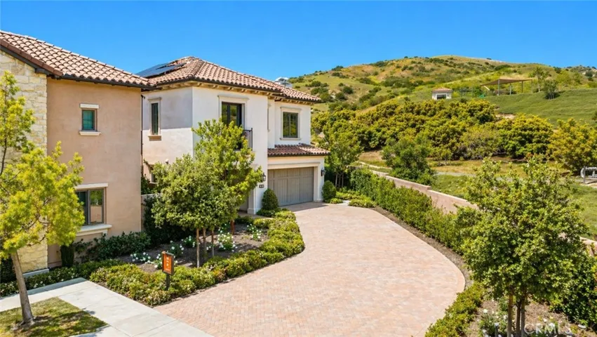 162 Winnett, Irvine, California 92602