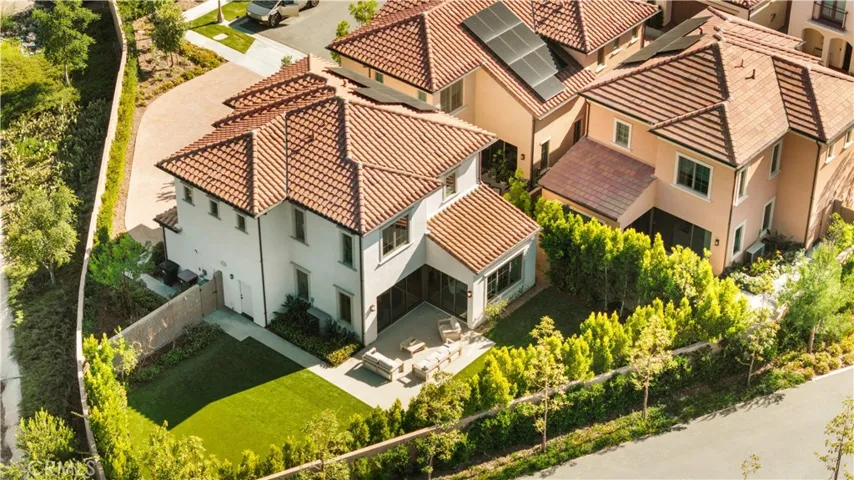 162 Winnett, Irvine, California 92602