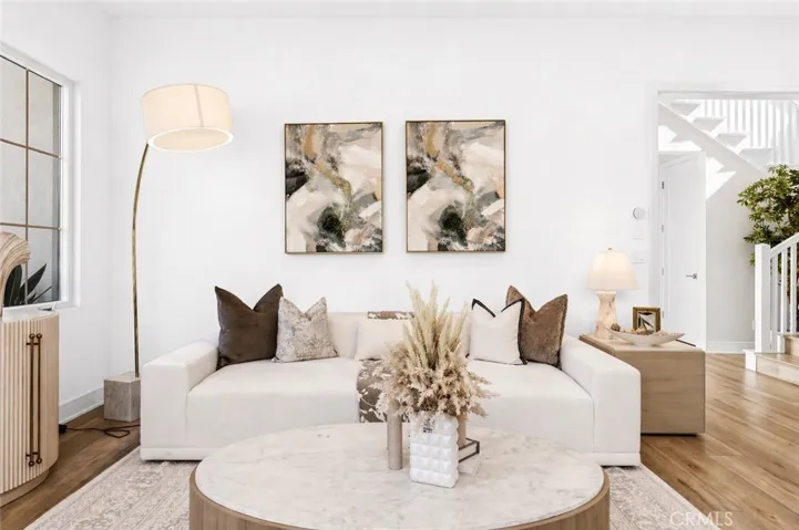 162 Winnett, Irvine, California 92602