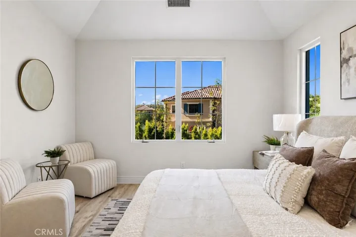 162 Winnett, Irvine, California 92602