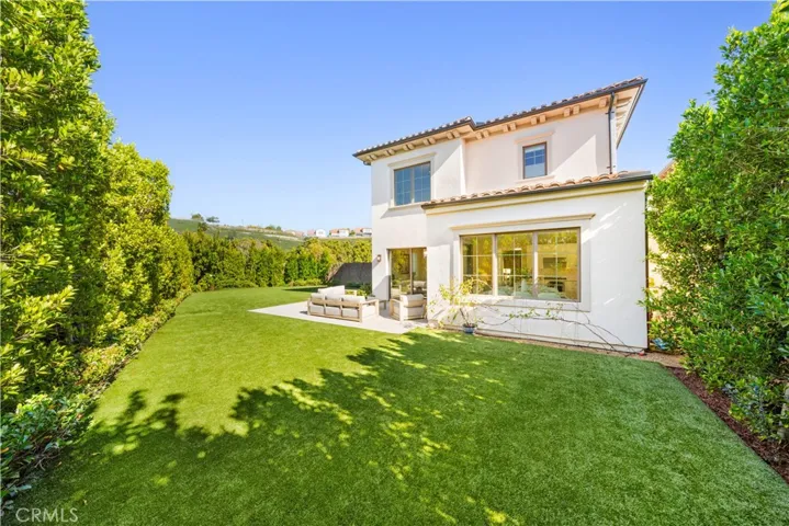 162 Winnett, Irvine, California 92602