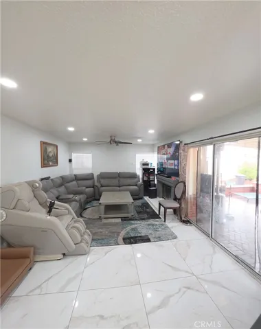 911 Homestead Road, Corona, California 92878