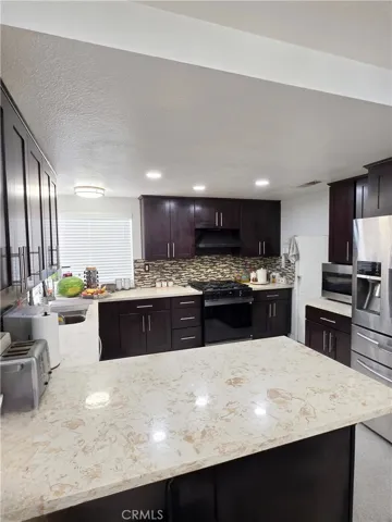 911 Homestead Road, Corona, California 92878