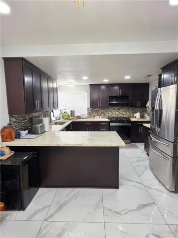 911 Homestead Road, Corona, California 92878
