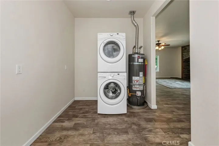 Laundryroom/pantry - Finish with a Barn Door