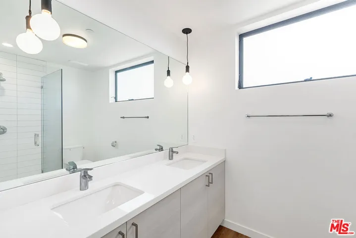747 Lillian Way 7, Los Angeles, California 90038