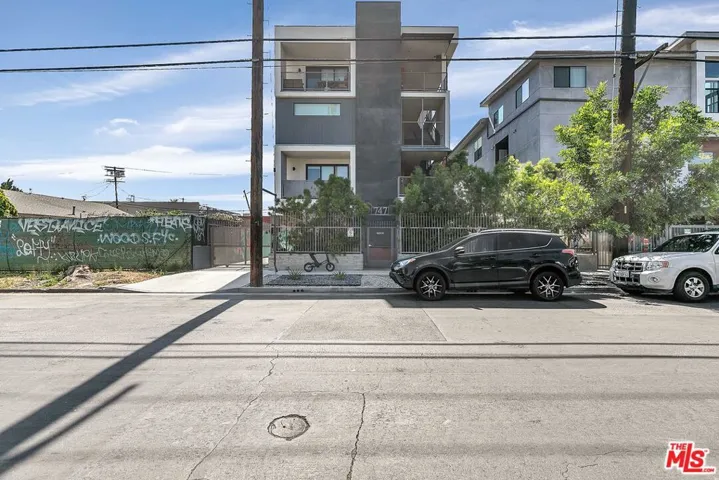 747 Lillian Way 7, Los Angeles, California 90038
