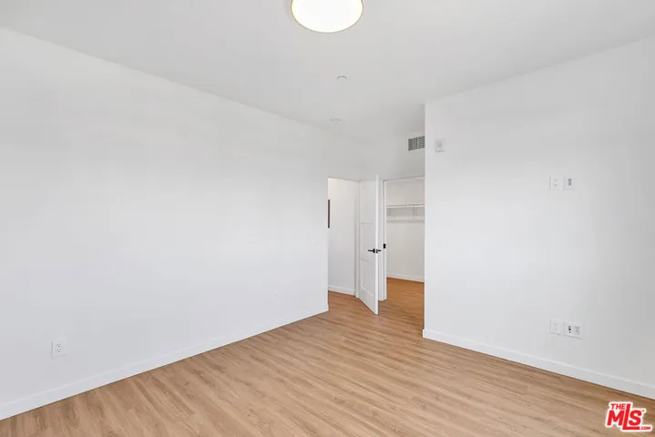 747 Lillian Way 7, Los Angeles, California 90038