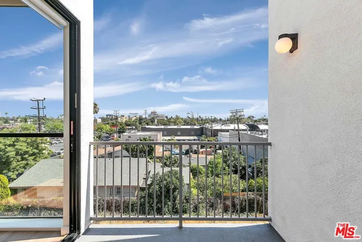 747 Lillian Way 7, Los Angeles, California 90038