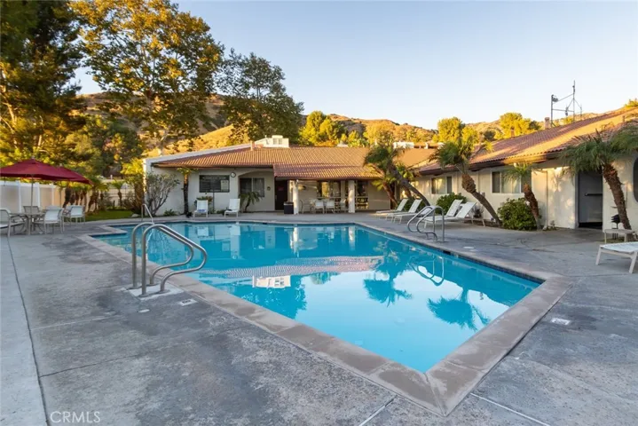 9551 Via Ricardo, Burbank, California 91504