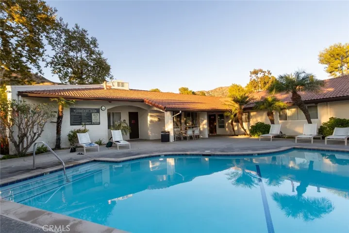 9551 Via Ricardo, Burbank, California 91504