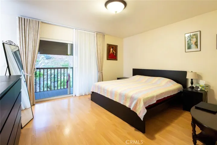9551 Via Ricardo, Burbank, California 91504