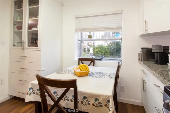 9551 Via Ricardo, Burbank, California 91504