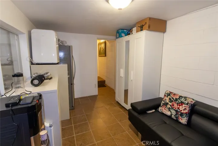 9551 Via Ricardo, Burbank, California 91504